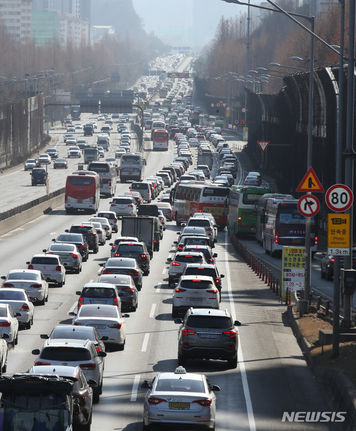 渋滞する京釜高速道路Chosun online 朝鮮日報