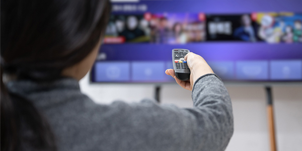 「ドラマの一気見に没頭するのは孤独感との闘いである可能性も」　中国の研究チームが発表