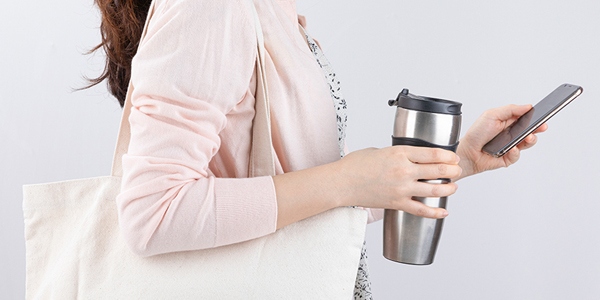 「出勤途中で手にする1杯の飲み物が記憶の未来を変える」