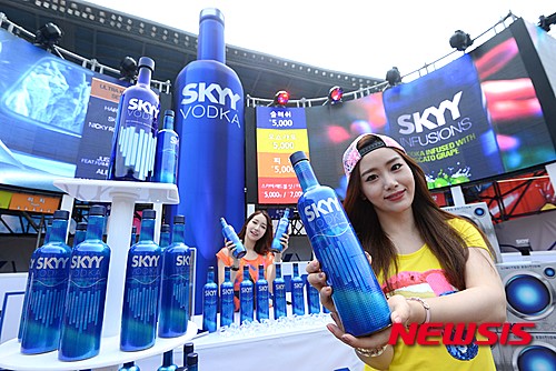 スカイウォッカ、「SKYY GLOW」限定発売